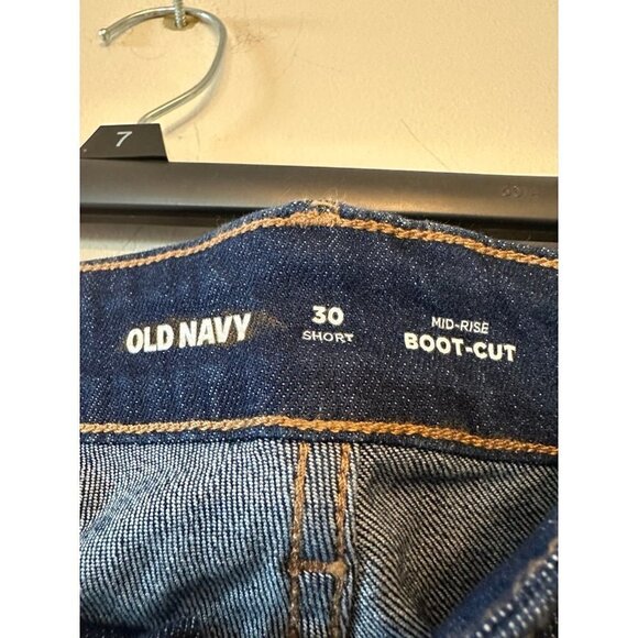 Old Navy Mid-Rise Boot-Cut Jeans 30 short NWOT - Picture 3 of 4